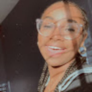 Meet your Posher, Alayna